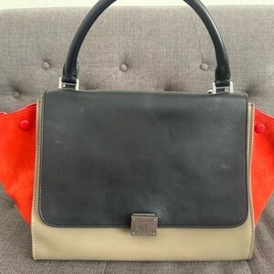 💯 Authentic Celine Tri-Color Smooth Leather and Suede Trapeze Bag.